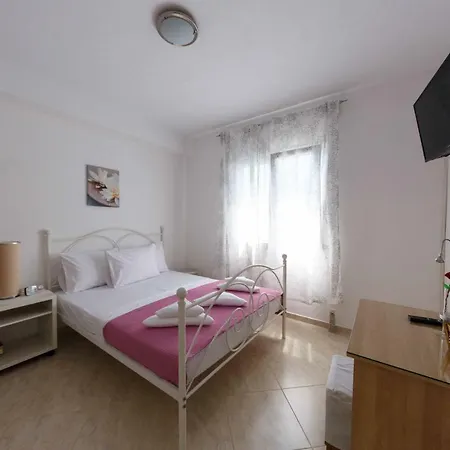 Mary - Ground Floor With Garden Дом отдыха