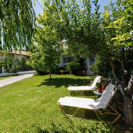 Mary - Ground Floor With Garden Дом отдыха Nea Kallikrateia