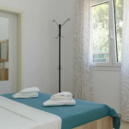 Дом отдыха Mary - Ground Floor With Garden Nea Kallikrateia