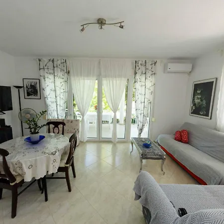 Дом отдыха Mary - Ground Floor With Garden Nea Kallikrateia