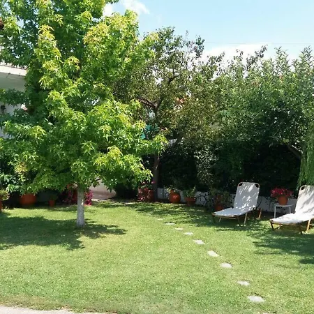 Mary - Ground Floor With Garden Дом отдыха *