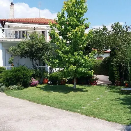 Mary - Ground Floor With Garden *